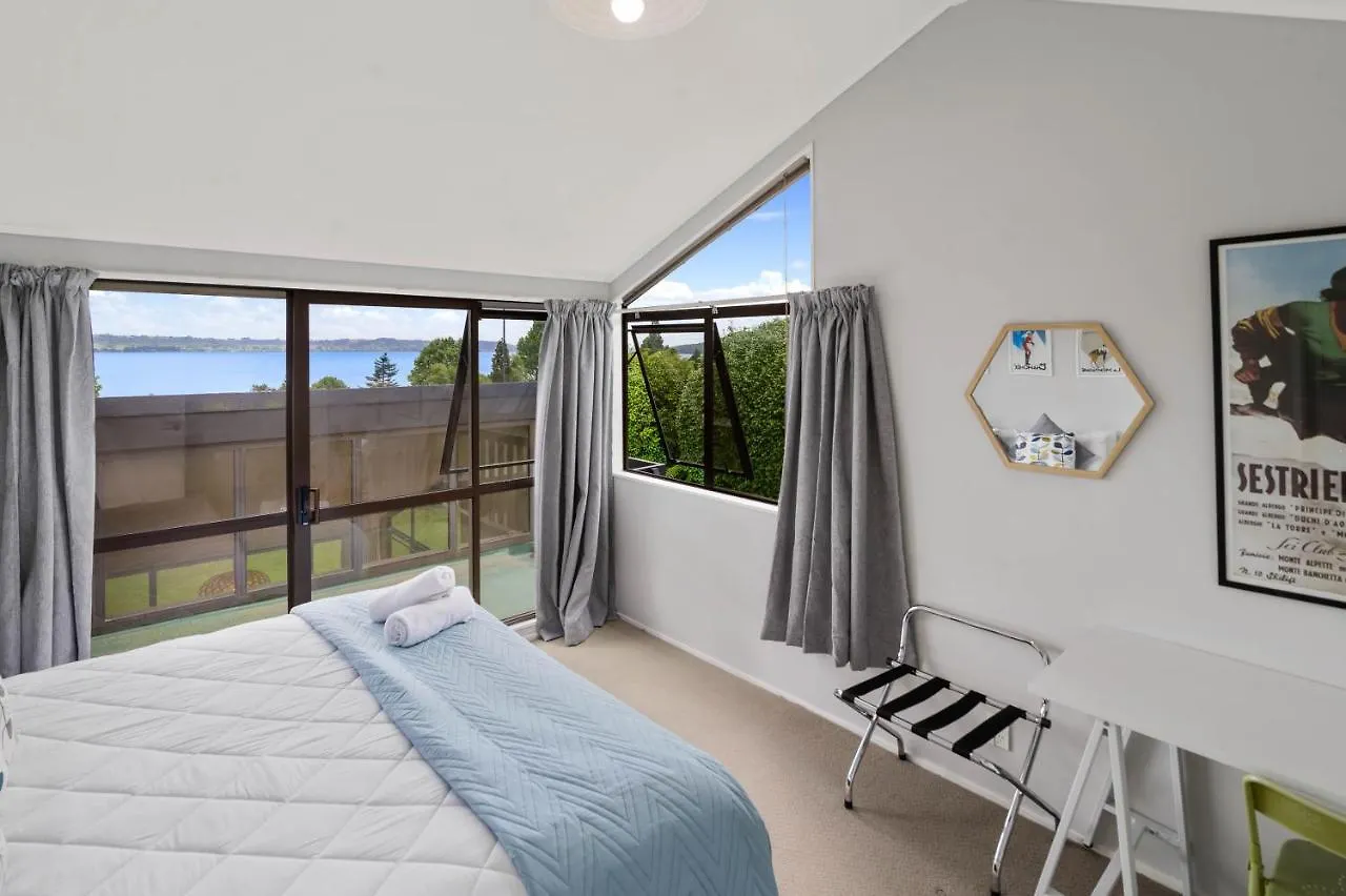 The Bird House - Kawaha Point, Rotorua. Stylish Six Bedroom Home With Space, Views And Relaxed Atmosphere