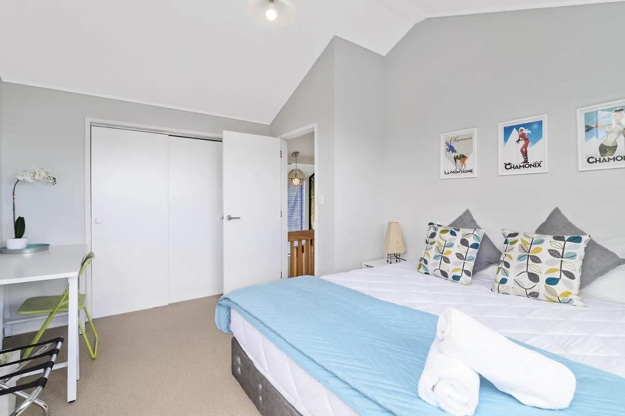 The Bird House - Kawaha Point, Rotorua. Stylish Six Bedroom Home With Space, Views And Relaxed Atmosphere 別荘