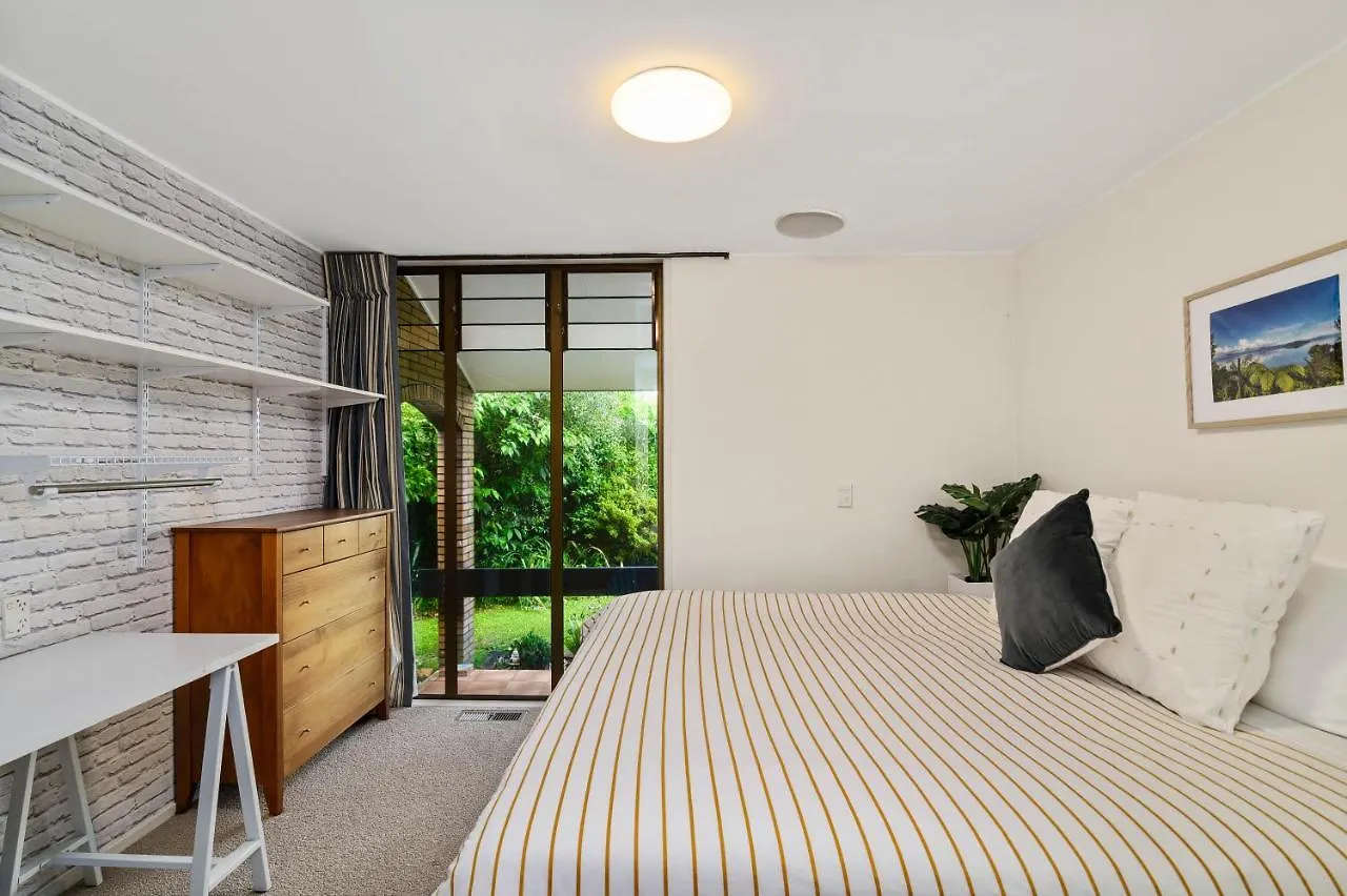 Сasa de vacaciones The Bird House - Kawaha Point, Rotorua. Stylish Six Bedroom Home With Space, Views And Relaxed Atmosphere