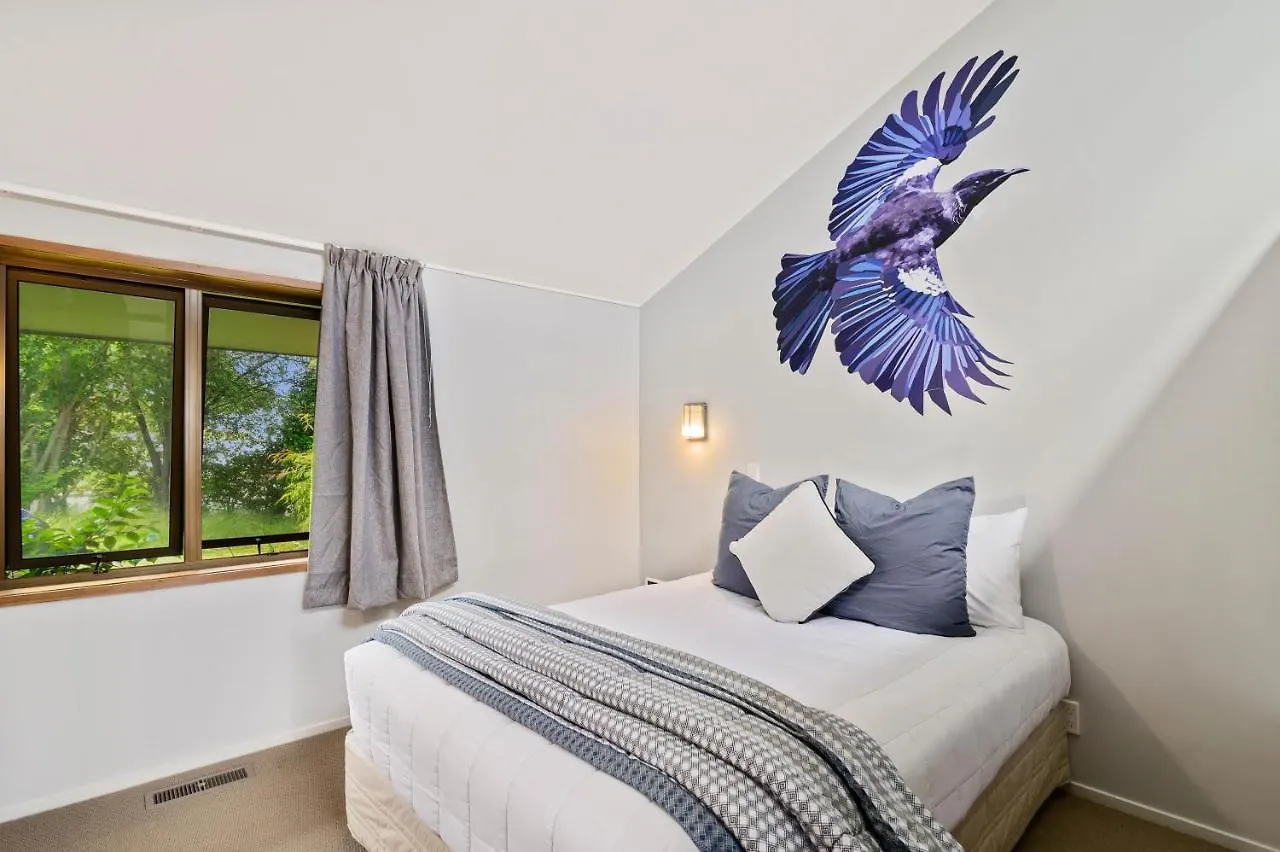 The Bird House - Kawaha Point, Rotorua. Stylish Six Bedroom Home With Space, Views And Relaxed Atmosphere 0*, Rotorua Nueva Zelanda